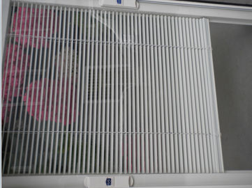 Изоляция жары обеспечения секретности вертикальных низко- шторок е внутренних стеклянная